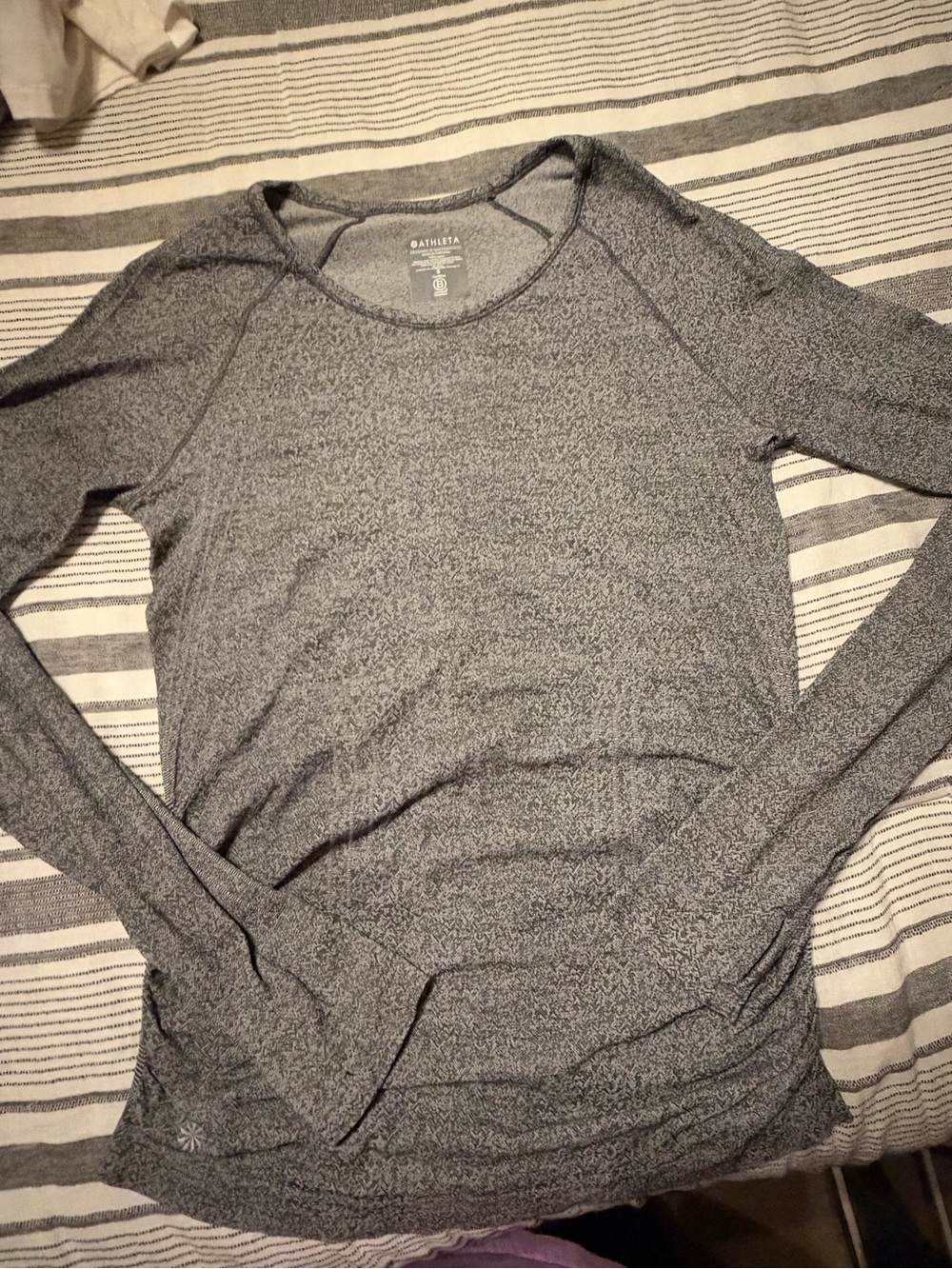 Athleta Heathered Gray Long-Sleeve Performance Tee